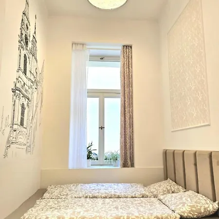 Classy Private Garden By Wenceslas Square 아파트 *